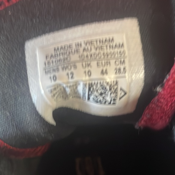 Converse mens size 10 womens 12 red/burgandy - Picture 3 of 3